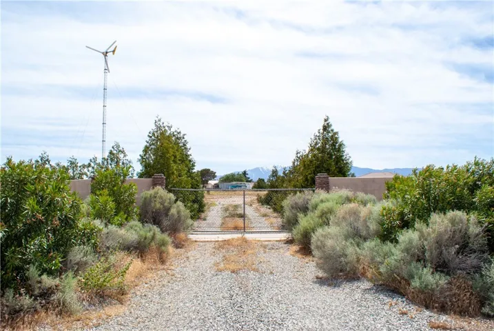 8465 Cedar Court, Phelan, California 92371