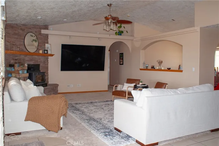 8465 Cedar Court, Phelan, California 92371