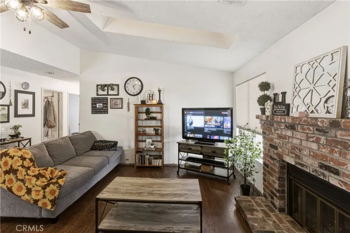 1418 Nut Tree, Livingston, California 95334