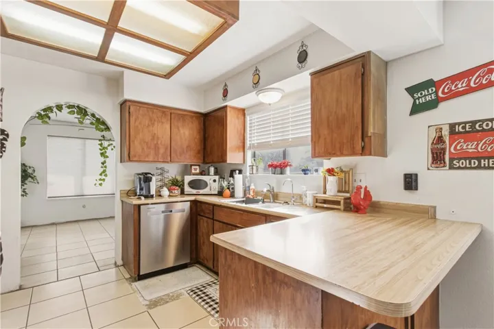 1418 Nut Tree, Livingston, California 95334