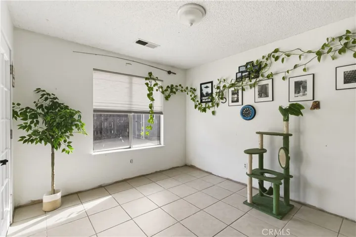 1418 Nut Tree, Livingston, California 95334