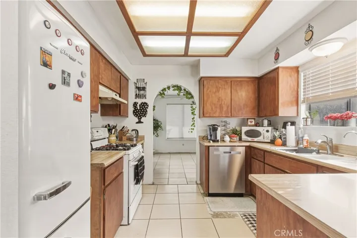 1418 Nut Tree, Livingston, California 95334