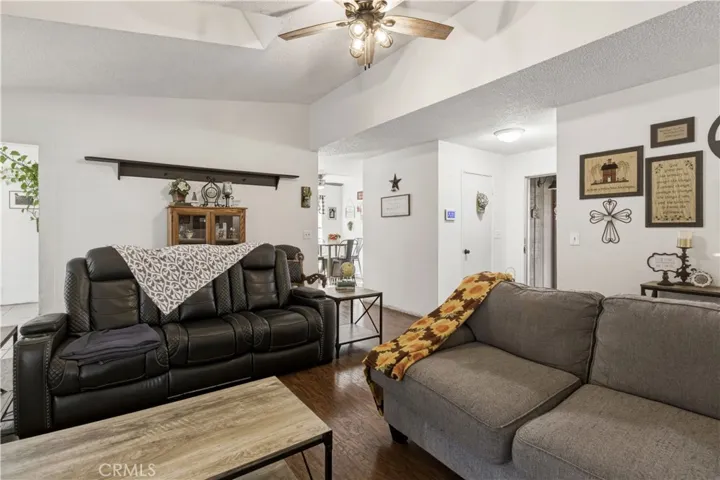 1418 Nut Tree, Livingston, California 95334