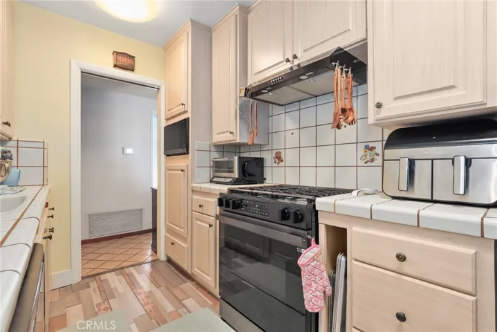 16822 Lahey Street, Granada Hills, California 91344