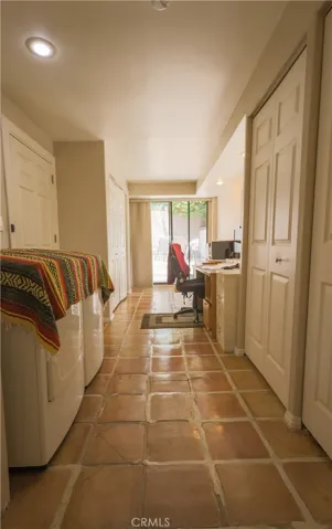 Washer/Dryer + flex room