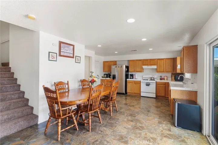 16029 White Mountain, Victorville, California 92394