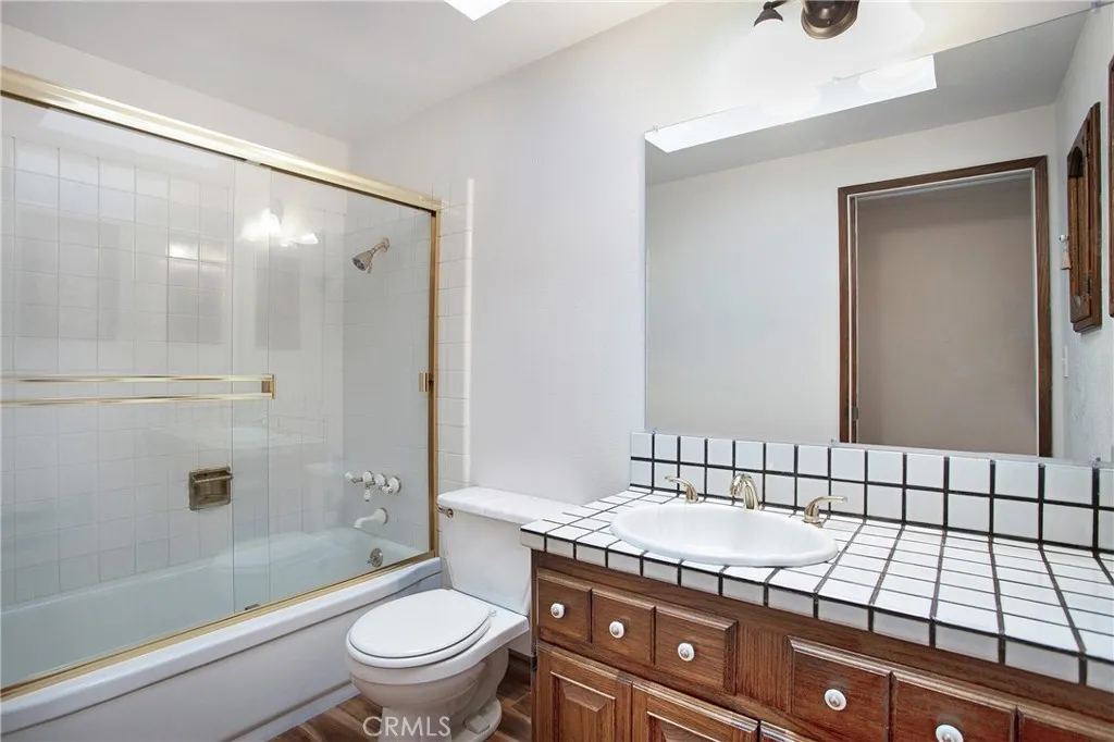 Hall Bath with tub