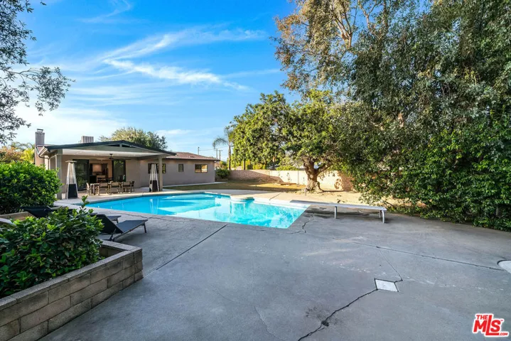 17150 Vintage Street, Northridge, California 91325