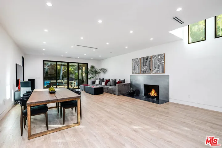 17150 Vintage Street, Northridge, California 91325