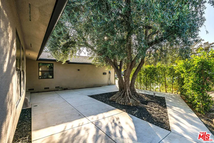 17150 Vintage Street, Northridge, California 91325
