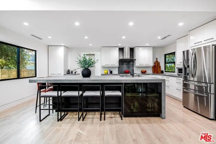 17150 Vintage Street, Northridge, California 91325