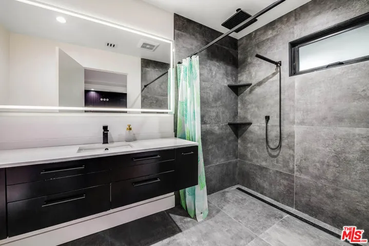 17150 Vintage Street, Northridge, California 91325