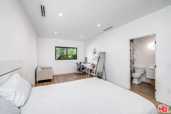 17150 Vintage Street, Northridge, California 91325