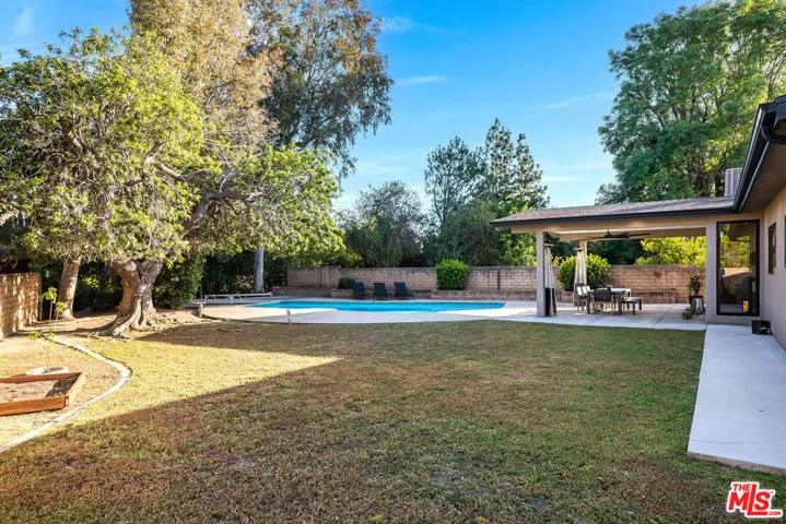 17150 Vintage Street, Northridge, California 91325