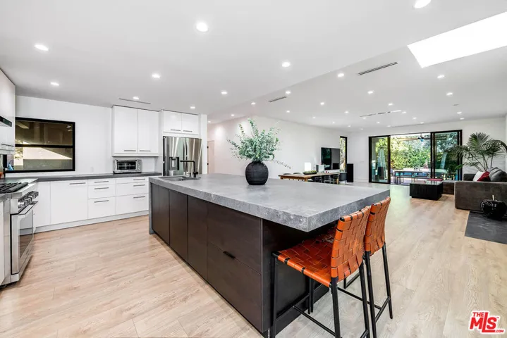 17150 Vintage Street, Northridge, California 91325