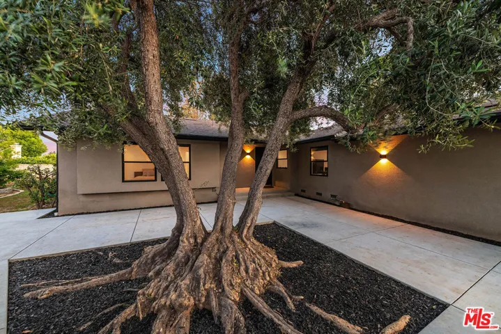 17150 Vintage Street, Northridge, California 91325