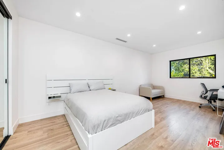 17150 Vintage Street, Northridge, California 91325