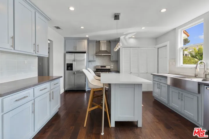964 Edgecliffe Drive, Los Angeles, California 90026