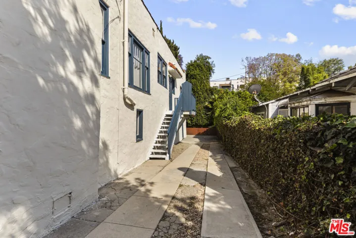 964 Edgecliffe Drive, Los Angeles, California 90026