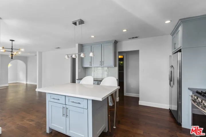 964 Edgecliffe Drive, Los Angeles, California 90026