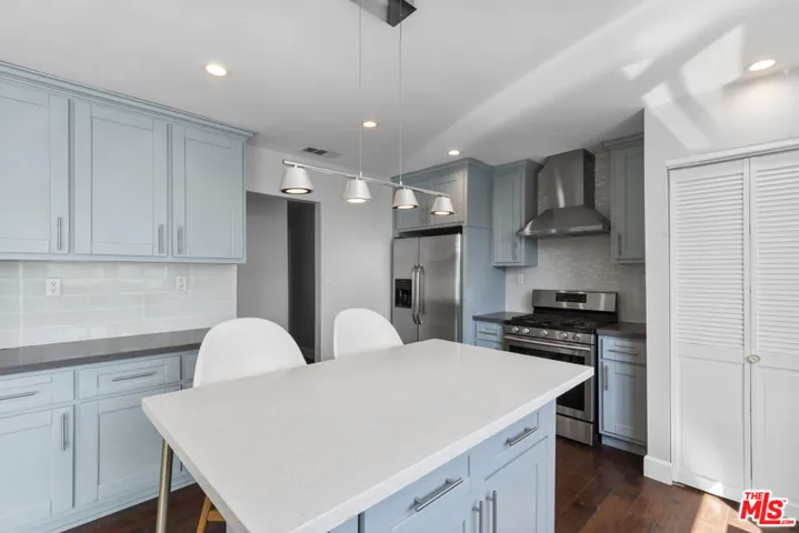 964 Edgecliffe Drive, Los Angeles, California 90026