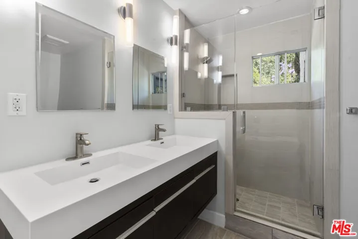 964 Edgecliffe Drive, Los Angeles, California 90026