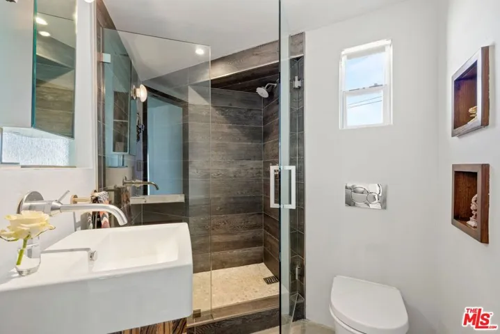 24 Eastwind Street 2, Marina Del Rey, California 90292