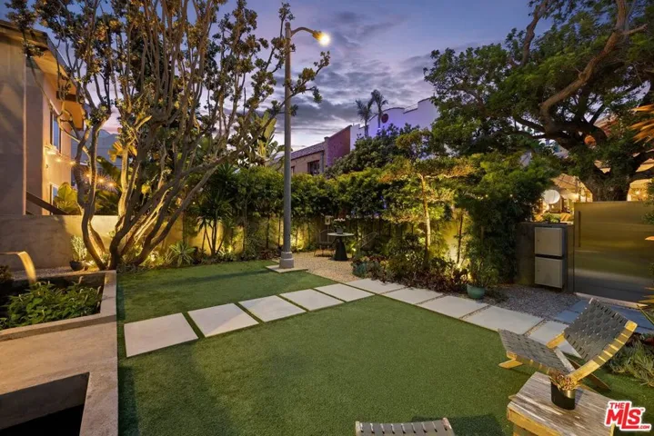 24 Eastwind Street 2, Marina Del Rey, California 90292