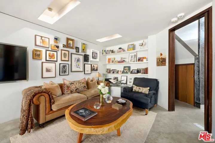 24 Eastwind Street 2, Marina Del Rey, California 90292