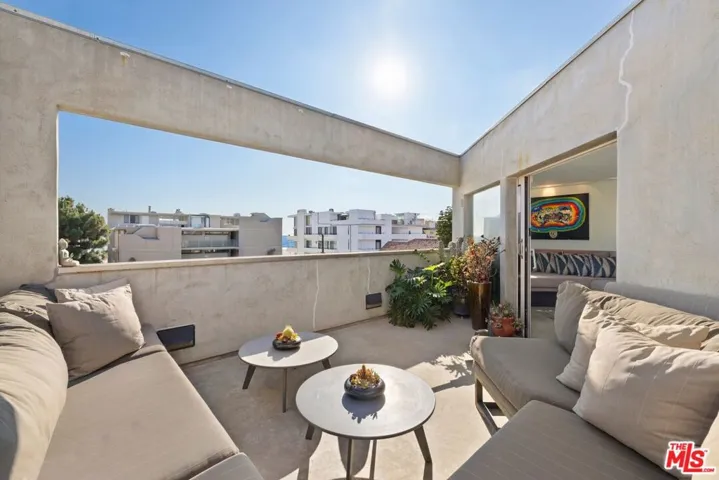 24 Eastwind Street 2, Marina Del Rey, California 90292