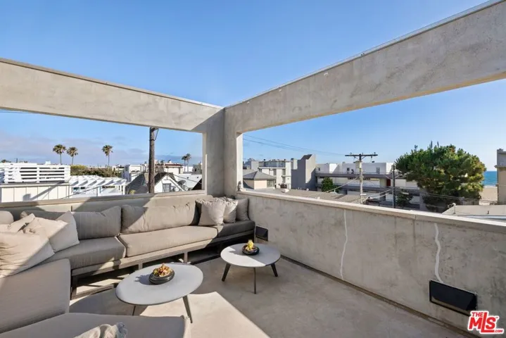24 Eastwind Street 2, Marina Del Rey, California 90292