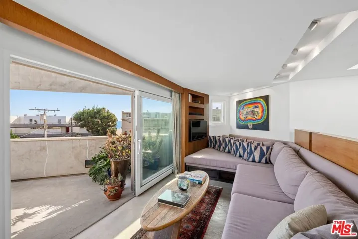 24 Eastwind Street 2, Marina Del Rey, California 90292