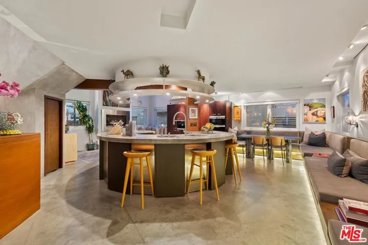24 Eastwind Street 2, Marina Del Rey, California 90292