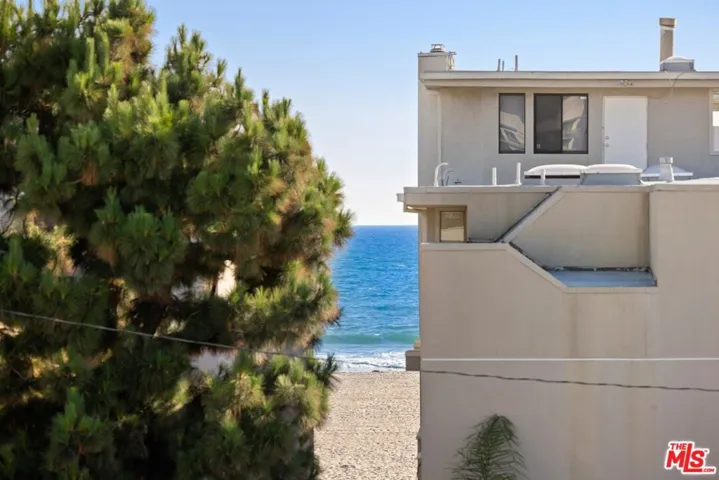 24 Eastwind Street 2, Marina Del Rey, California 90292