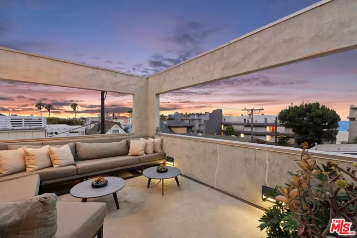 24 Eastwind Street 2, Marina Del Rey, California 90292