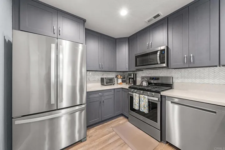 338 Ferrara Way, Vista, California 92083