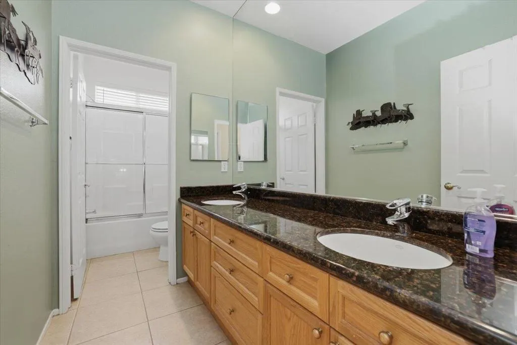 26-Bathroom