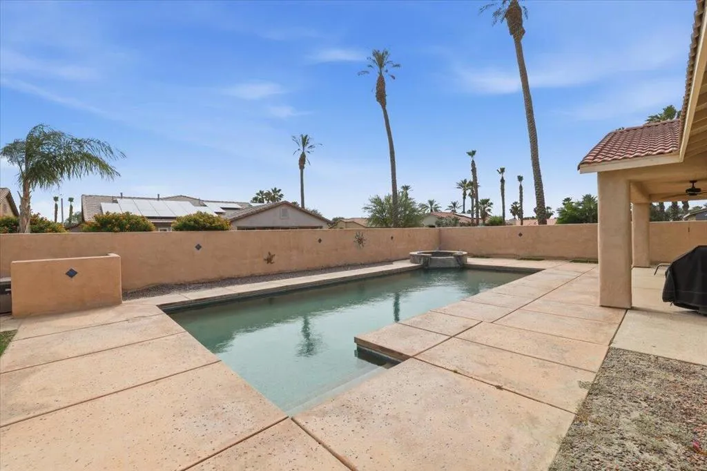 40-Pool View