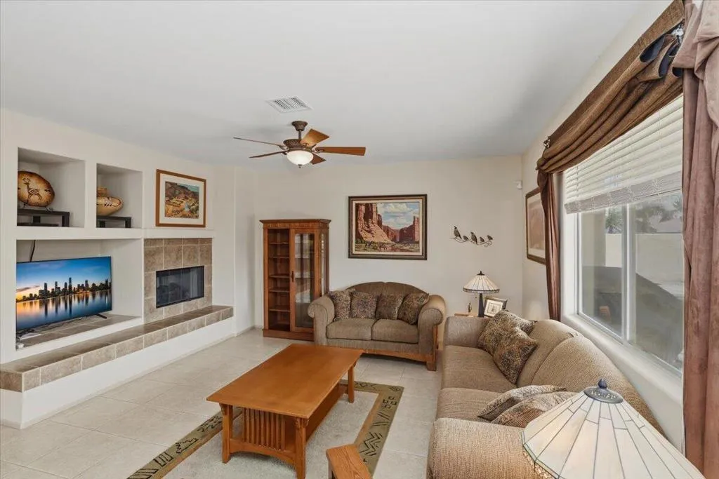14-Family Room