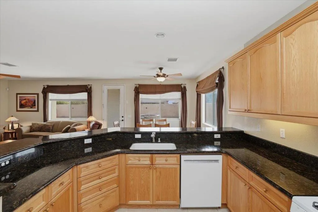 18-Kitchen