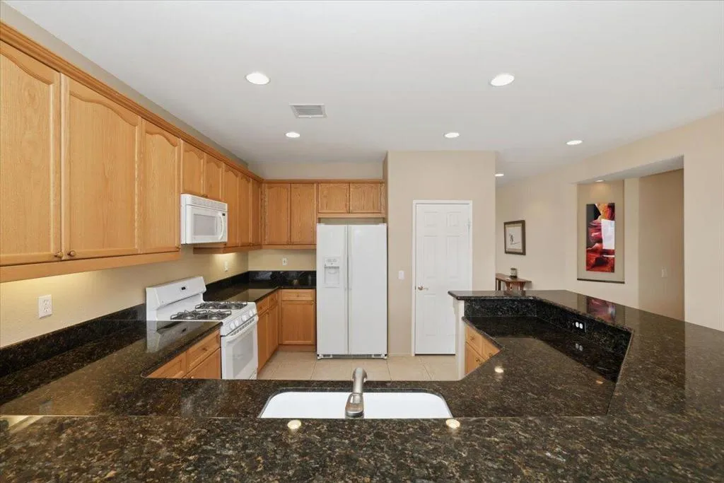21-Kitchen