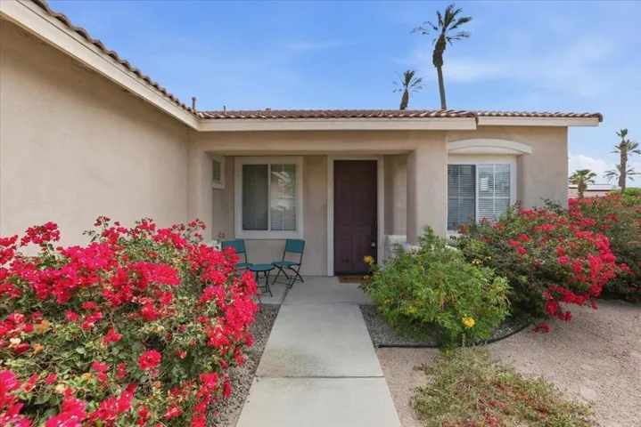 07-Front Walkway and Entry