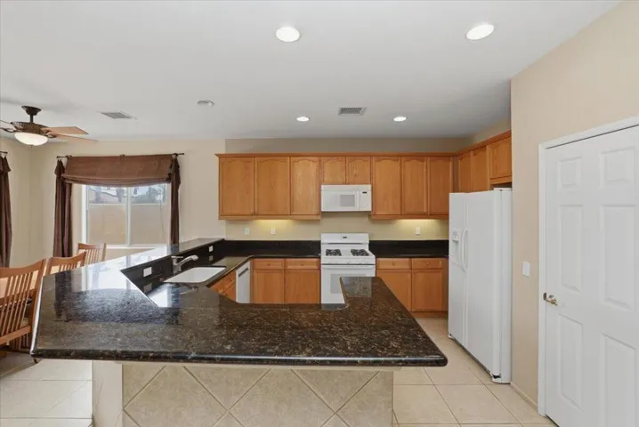 17-Kitchen