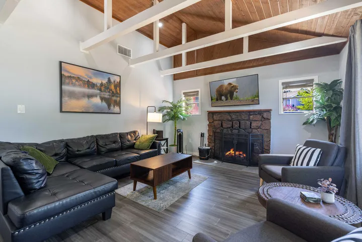 Livingroom2-