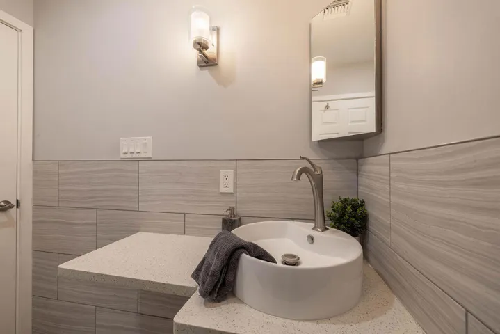 2ndBathroom2-