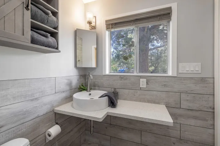 1stBathroom2-