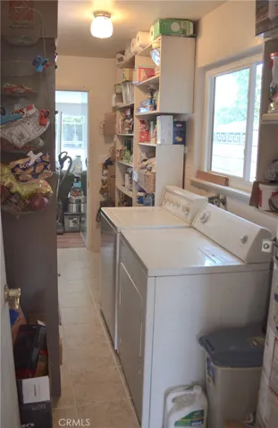 laundry room/pantry