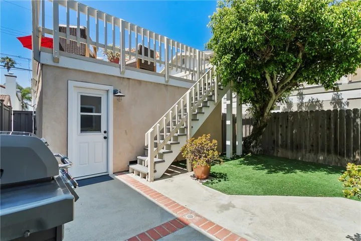 223 14th Street, Huntington Beach, California 92648
