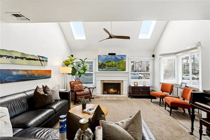 223 14th Street, Huntington Beach, California 92648