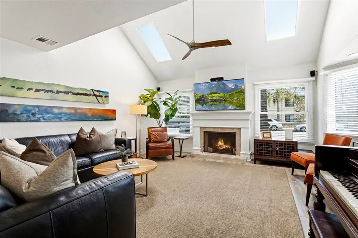 223 14th Street, Huntington Beach, California 92648